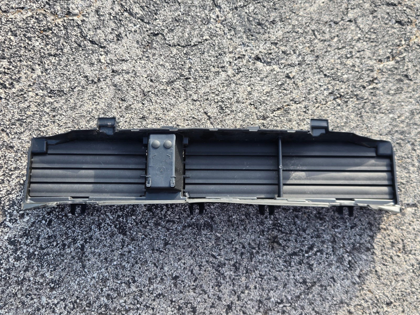 2022-25 BMW I4 G26 Front Lower Shutter Air Duct W/ Air Flap Control OEM 5A1E918