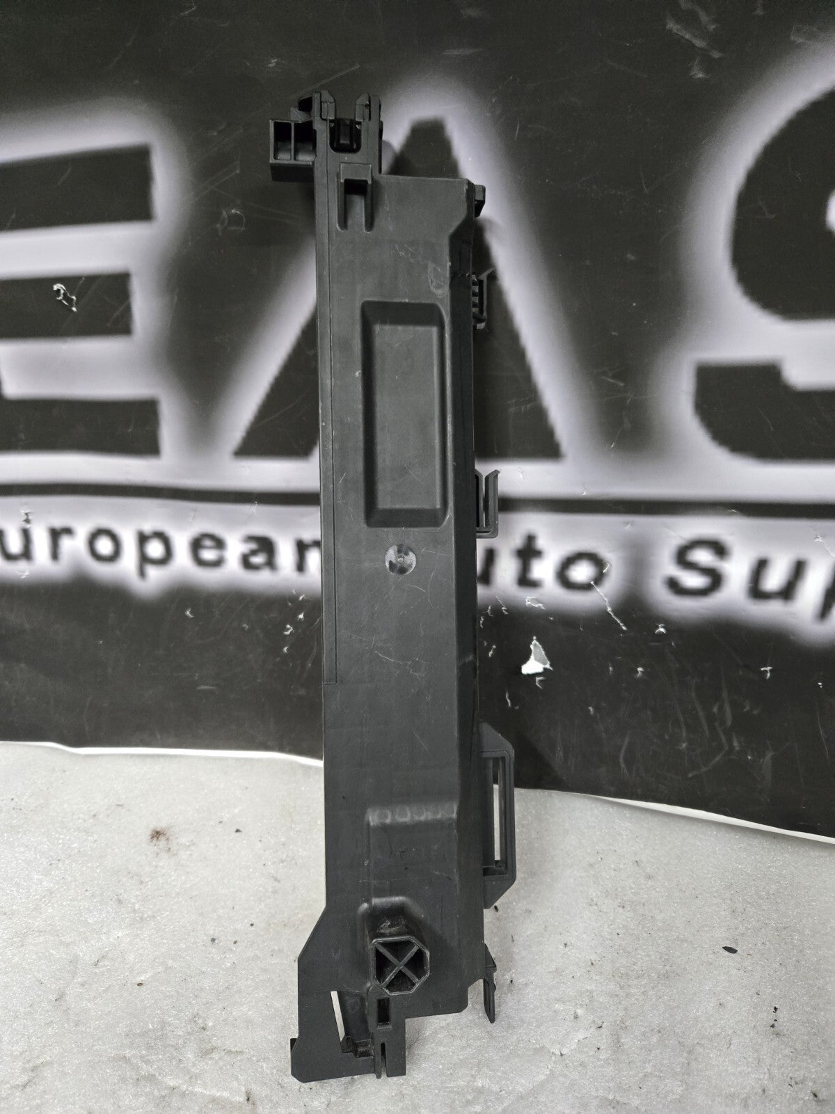 2021 - 2024 BMW M3 M4 G80 G82 G83 Front Radiator Right Side Cover 8095288 OEM