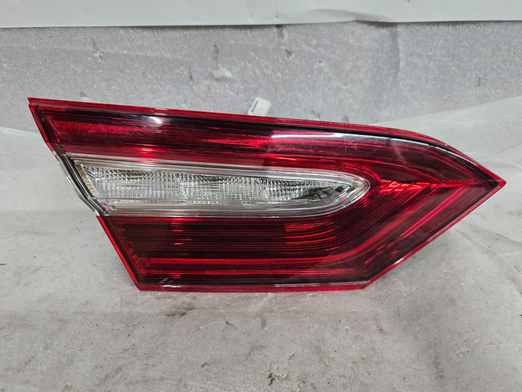 2021-2024 Toyota Camry LED Tail Light Left LH Driver DECKLID MOUNTED OEM