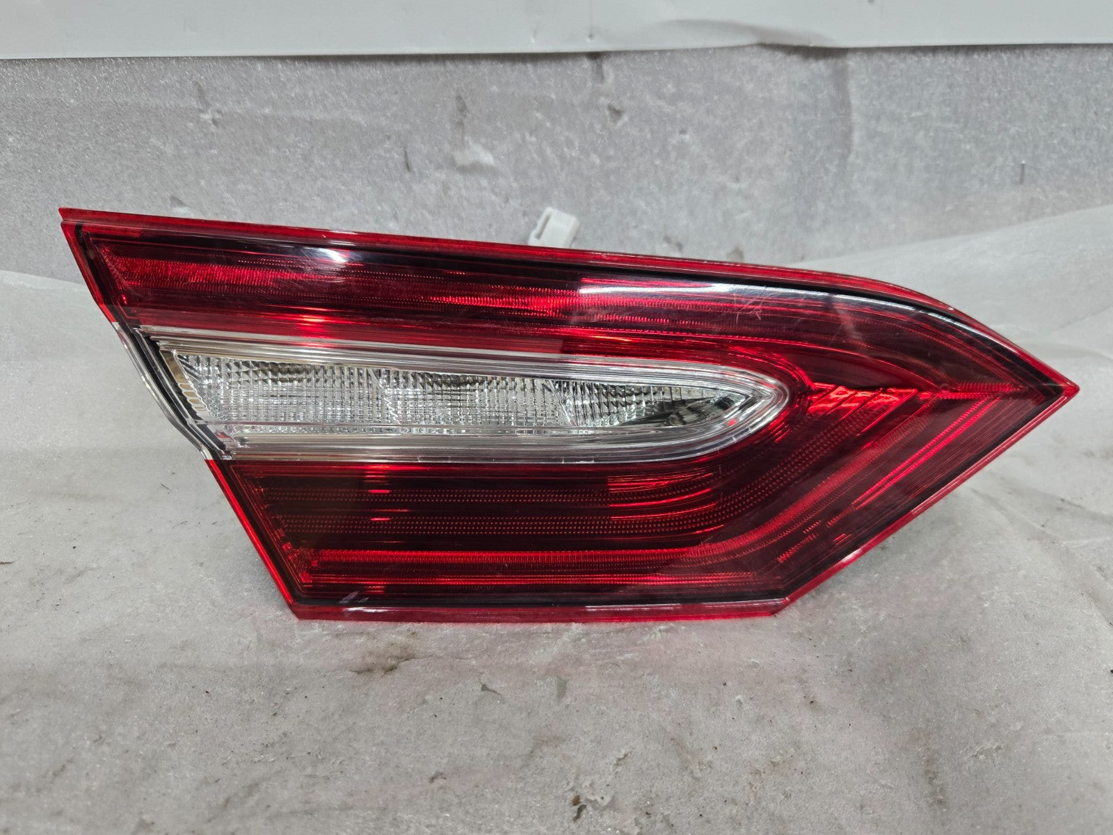 2021-2024 Toyota Camry LED Tail Light Left LH Driver DECKLID MOUNTED OEM
