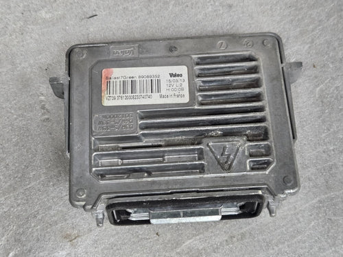 2014 - 2016 Jeep Grand Cherokee 7Green Headlight Ballast Module 89089352 OEM