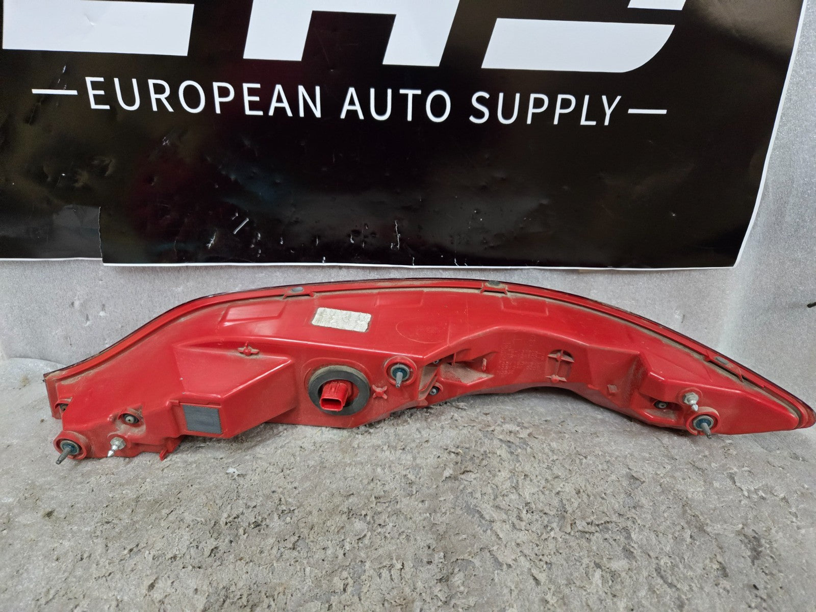 2018-2020 LINCOLN MKC REAR LEFT TAILGATE TAILLIGHT TAIL LIGHT LAMP OEM 80569CA