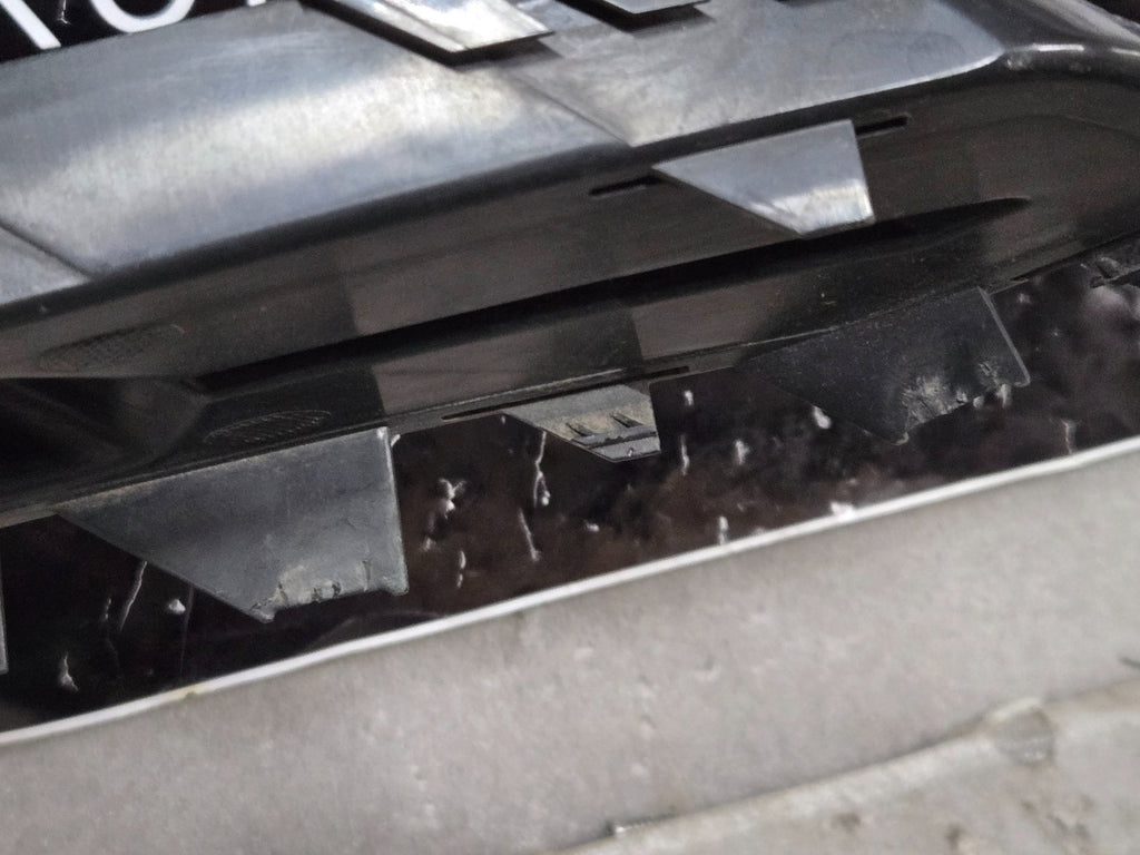 Lamborghini Urus Bumper RH Right Passenger Side Bumper Insert OEM *Clips Damaged