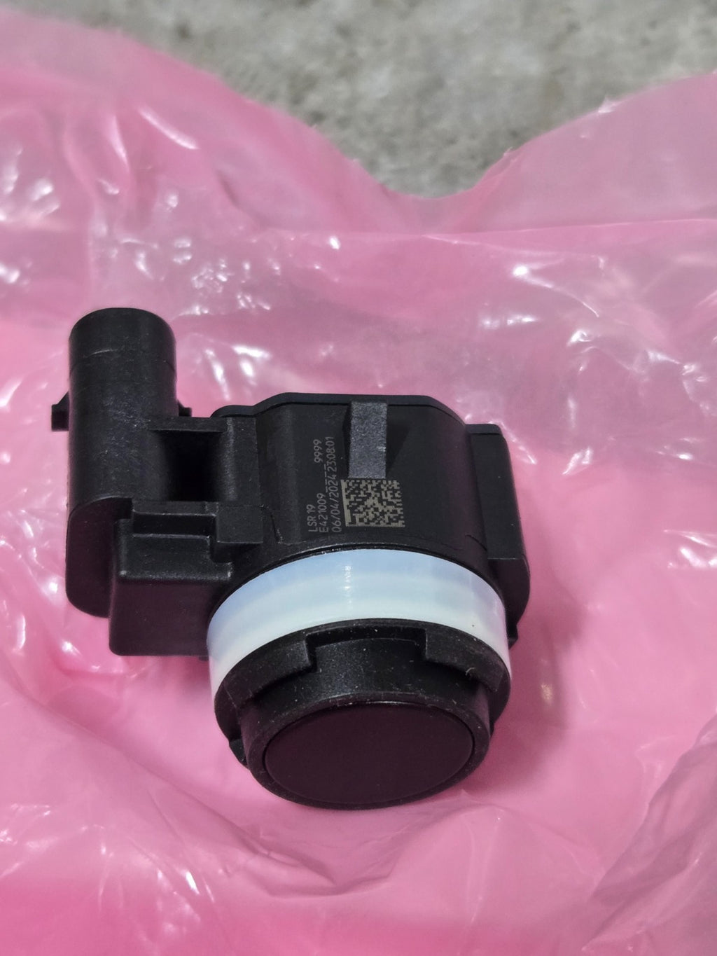 2022 2023 BMW X7 IX BUMPER ULTRASONIC SENSOR BLACK 66205A1A268 OEM NEW