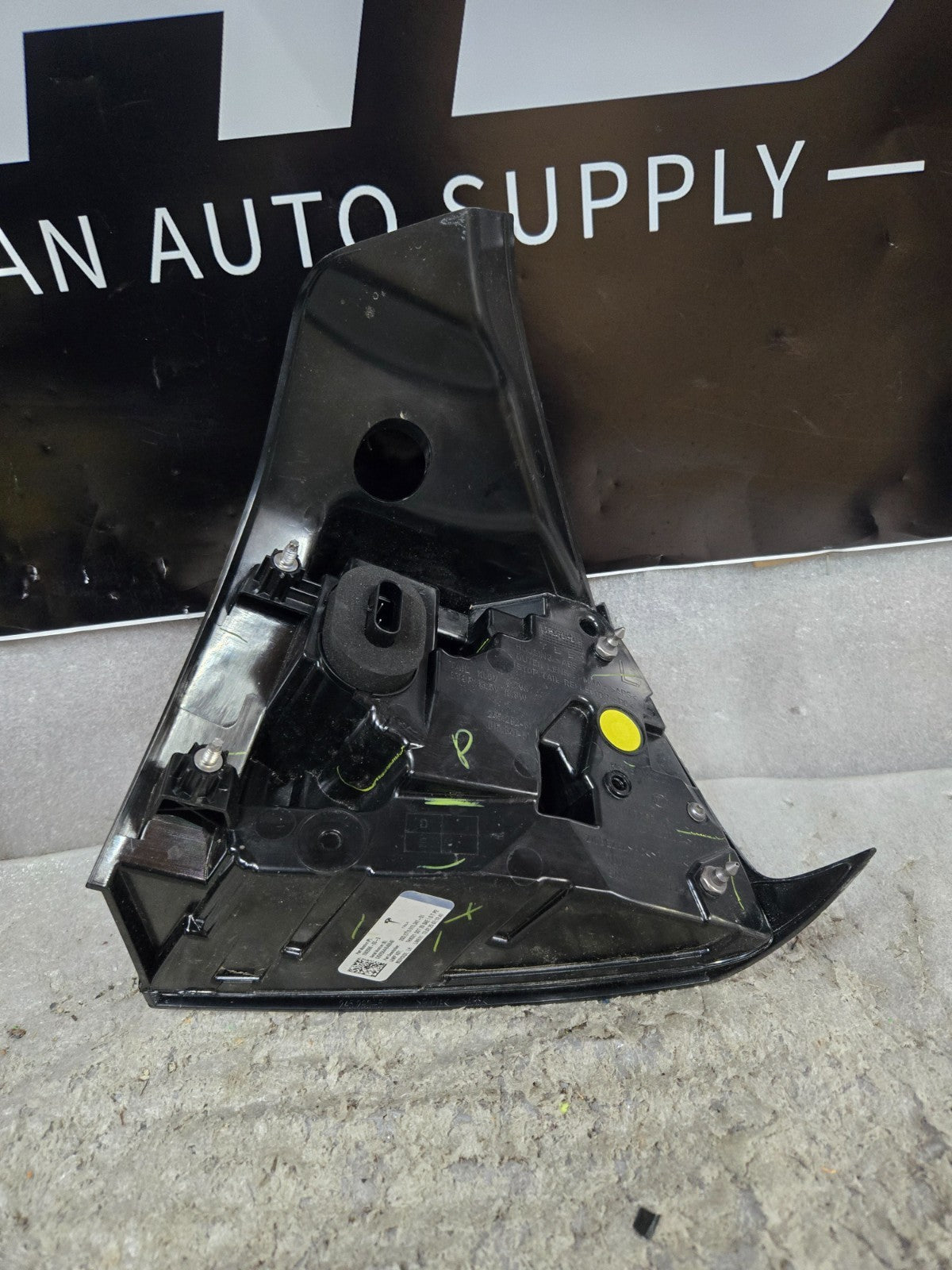 2019-2023 TESLA MODEL 3 Y LEFT DRIVER SIDE OUTER TAIL LIGHT 1502086-00-D OEM