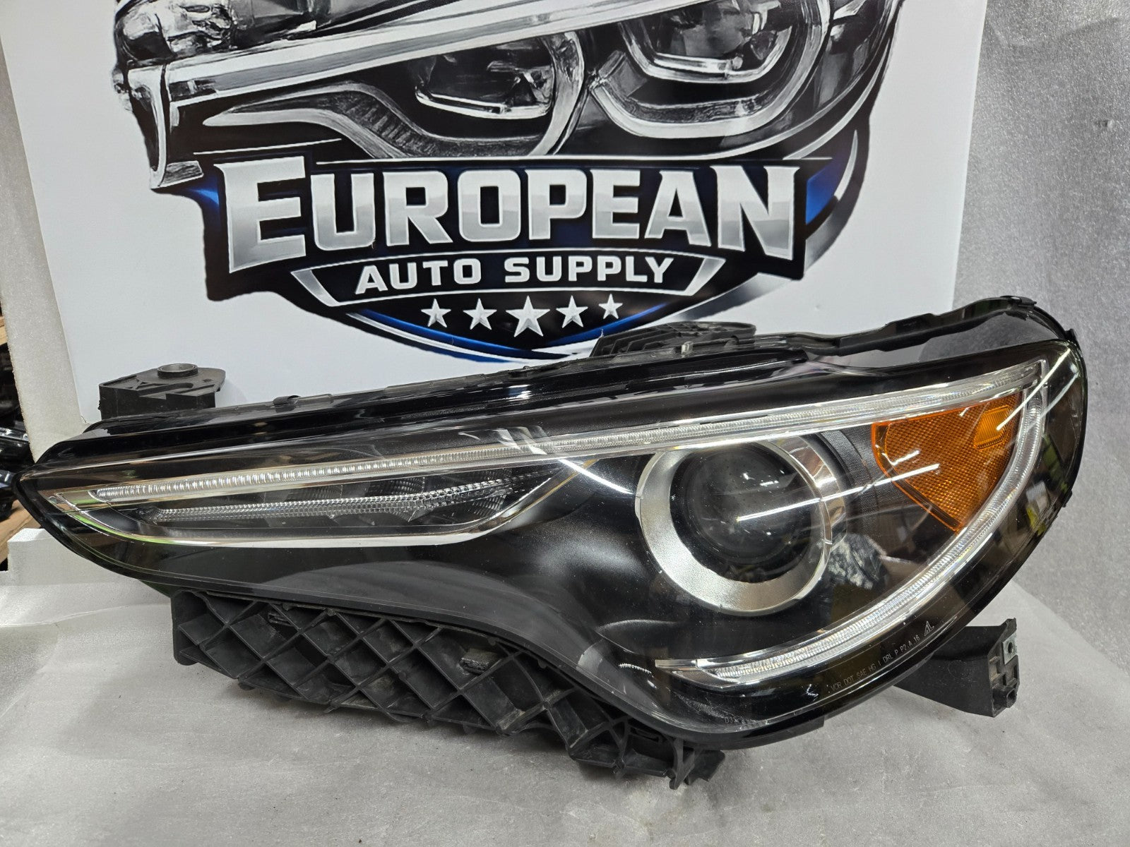 2017-2023 Alfa Romeo Stelvio HID Xenon AFS Headlight Left Driver OEM 0050563963