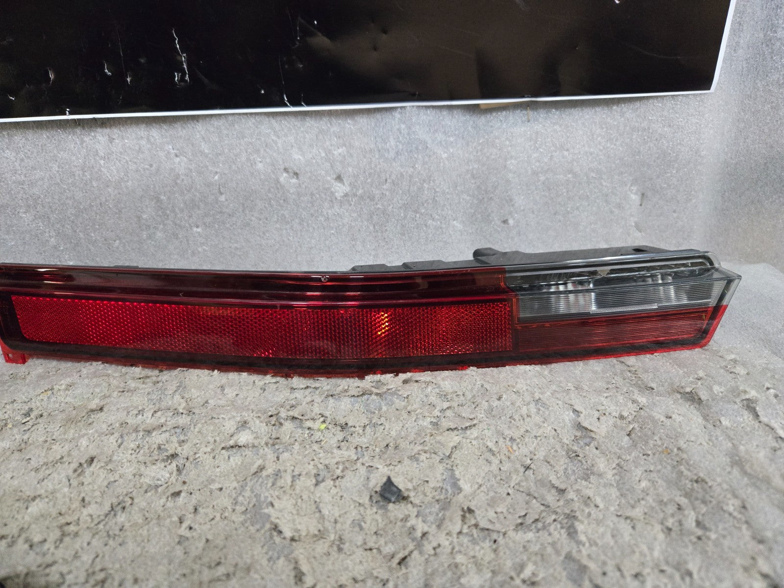2022 2023 BMW IX REAR LOWER RIGHT PASSENGER BUMPER LIGHT LAMP H1795378008 OEM