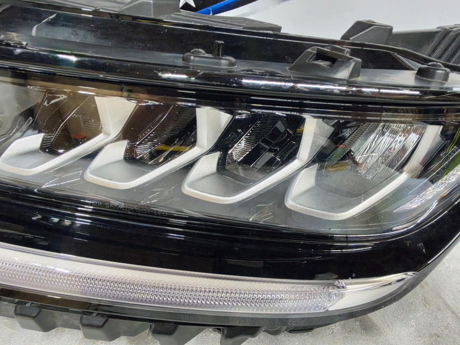 2021-2023 Kia Sorento Reflector LED Headlight Driver Left LH OEM 92101-R5220