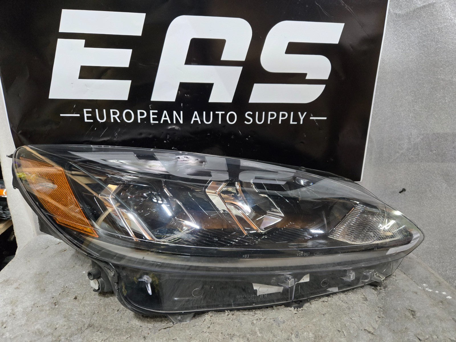 2020 2021 2022 Ford Escape Halogen Headlight Head Light Right OEM LJ6B-13W029-AH