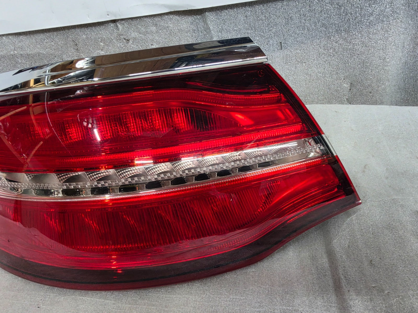 2016-2019 Mercedes X253 GLC300 GLC63 AMG Coupe Left Driver Outer Taillight OEM
