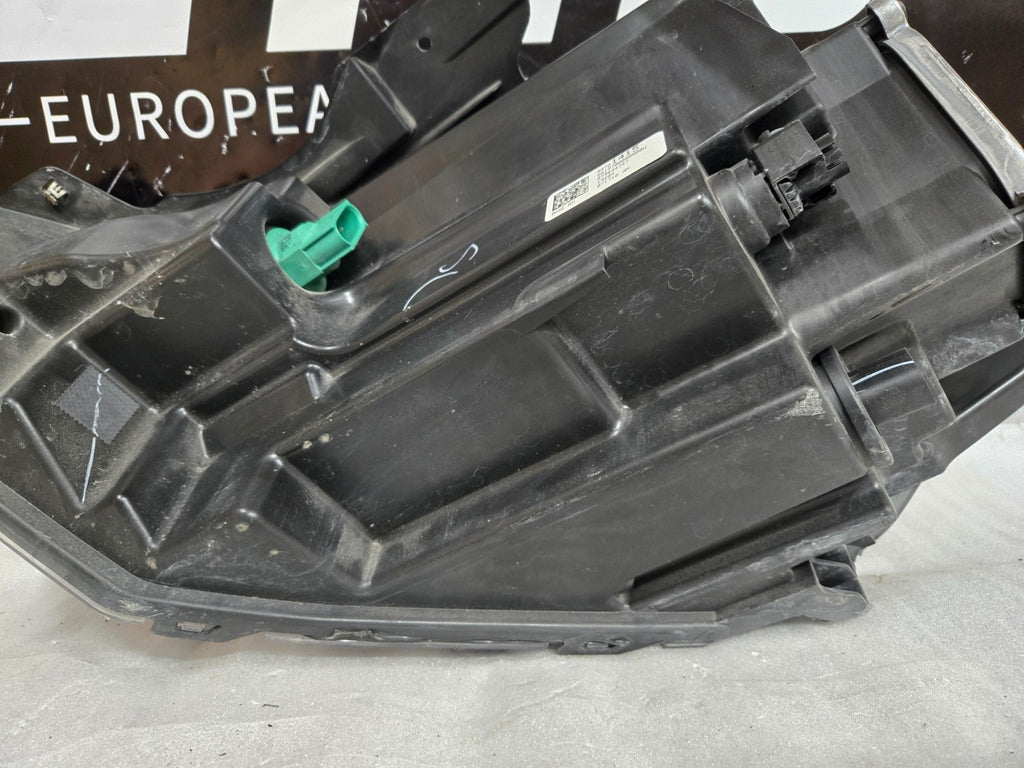 2018-2021 Chevrolet Traverse Xenon HID Headlight Right RH Passenger OEM 84721415