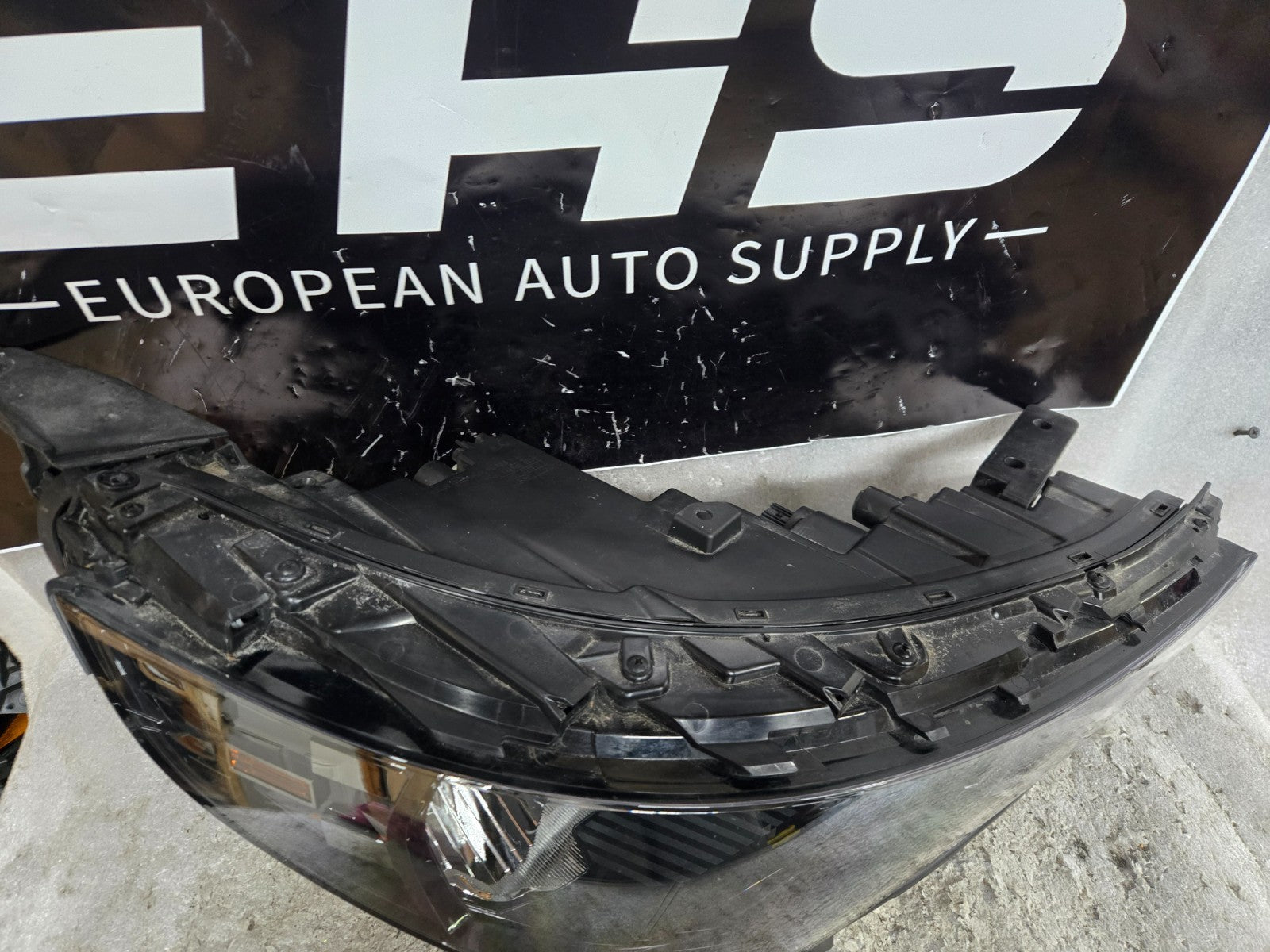 2023-2025 Kia Soul Right RH Passenger Side Halogen Headlight OEM 92102-K05