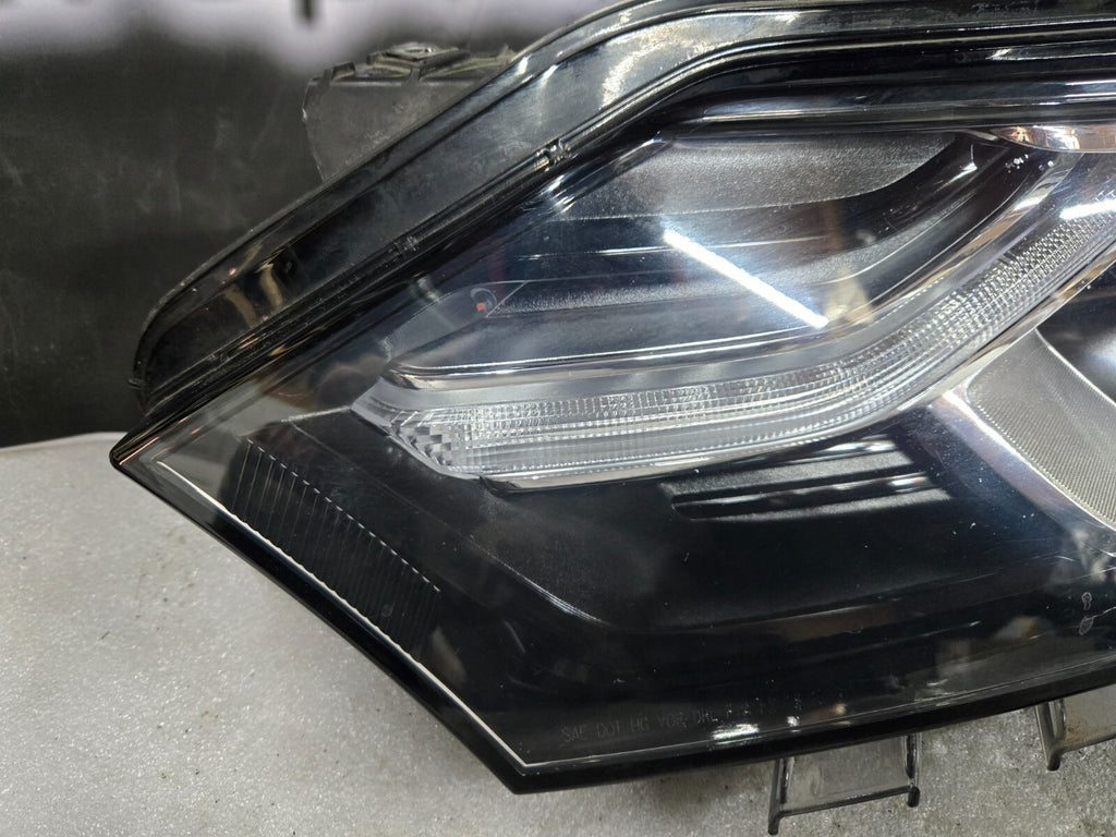 2018 2019 2020 2021 Chevrolet Equinox Headlight Left LH Driver OEM Xenon HID
