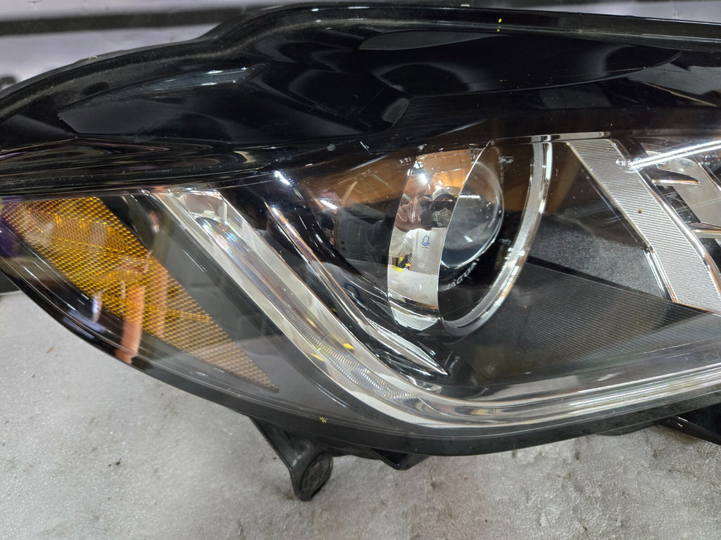 2016-2019 Jaguar XE Headlight Xenon Right Passenger GX73-13W029-CE w/ Modules OE