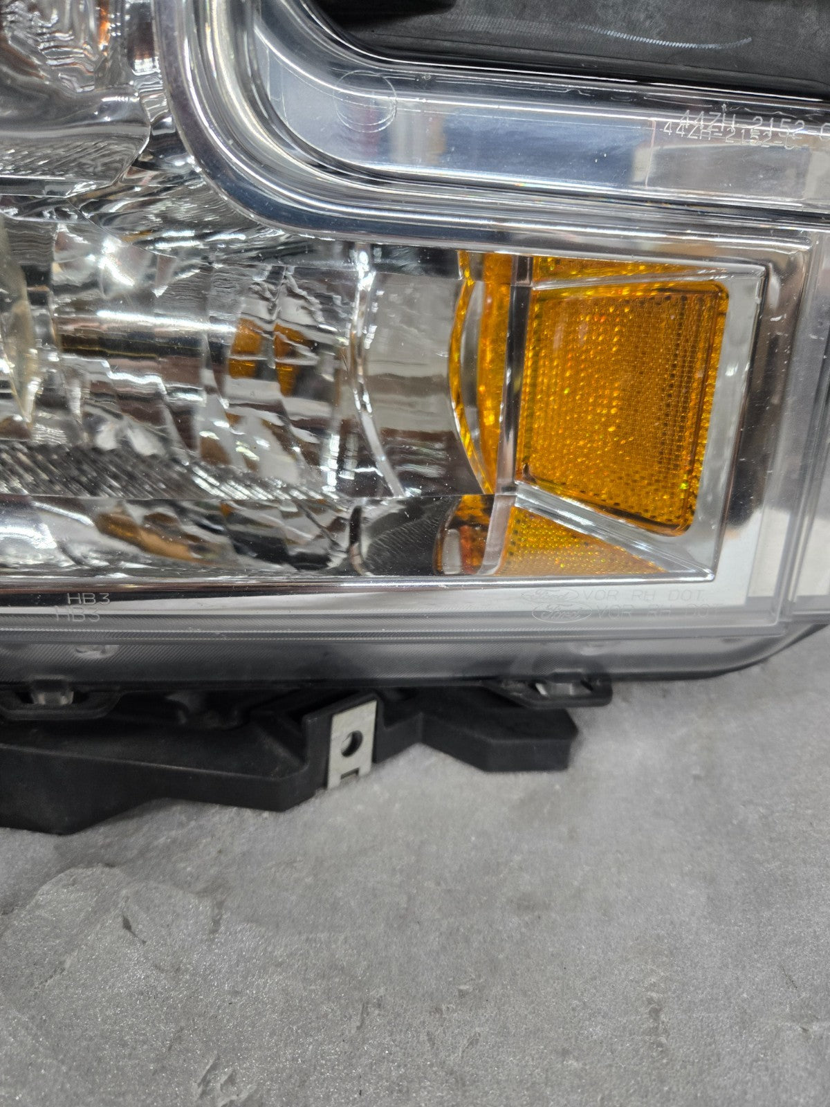 2015-2017 Ford F150 Right RH Passenger Headlight Assembly FL34-13005-AU OEM