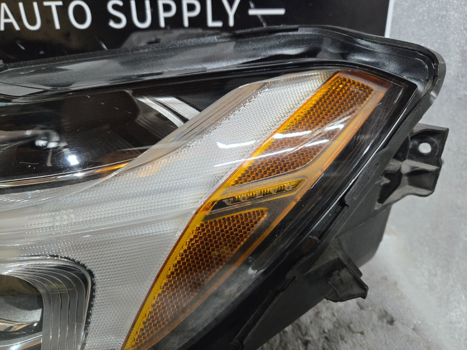 2018-2022 Volvo XC60 Left Driver Side FULL LED Headlight OEM 32228490 COMPLETE!!