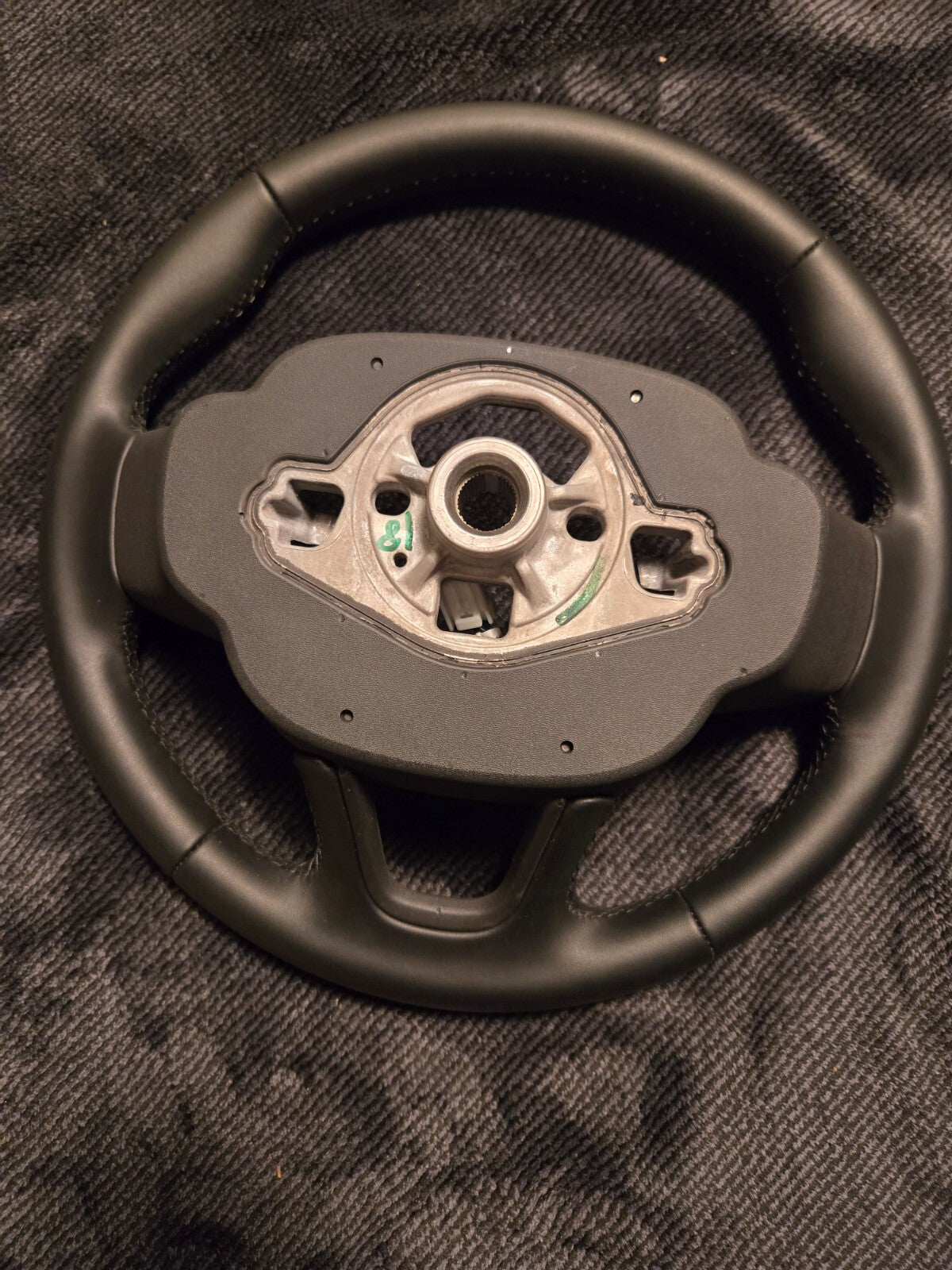 NEW Volvo XC40 Steering Wheel, 3 Spoke - 32366941 OEM 