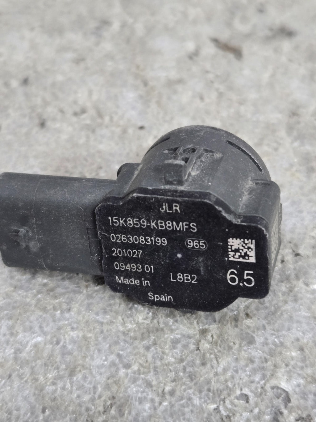 2020-2021 Land Rover Defender PDC Parking Sensor 15K859-KB8MFS OEM
