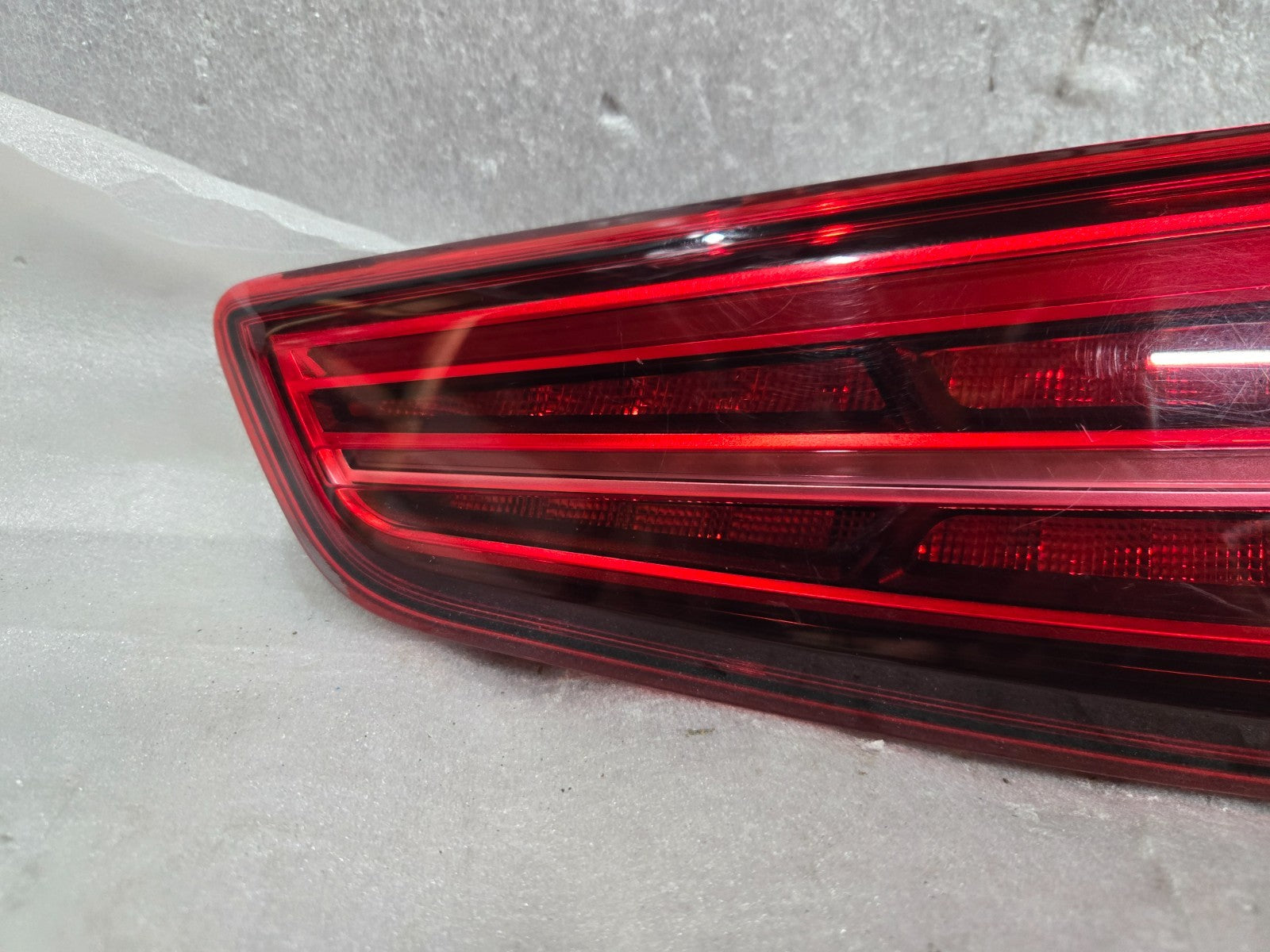 2016-2018 Audi Q3 Right RH Passenger Tail Light LED OEM 8U0945094AB *CHIP