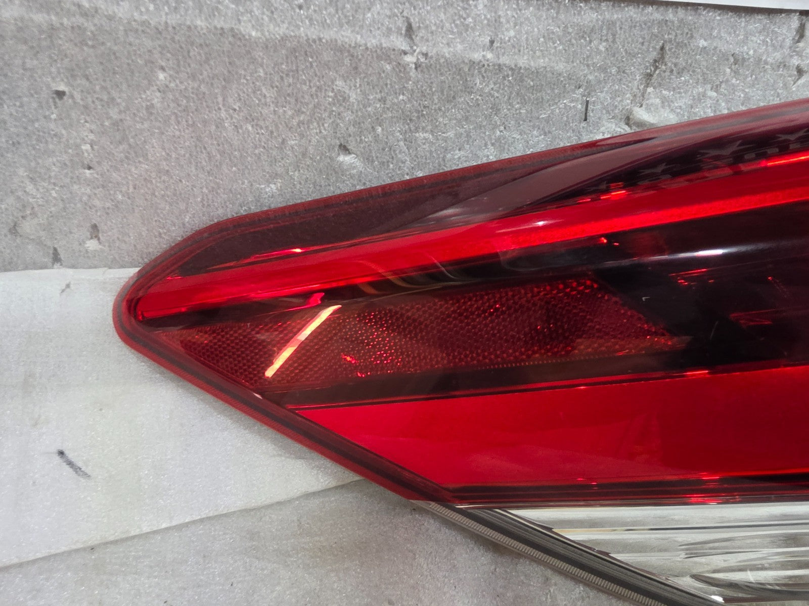 2017 2018 2019 TOYOTA HIGHLANDER TAIL LIGHT LEFT LH DRIVER SIDE OEM