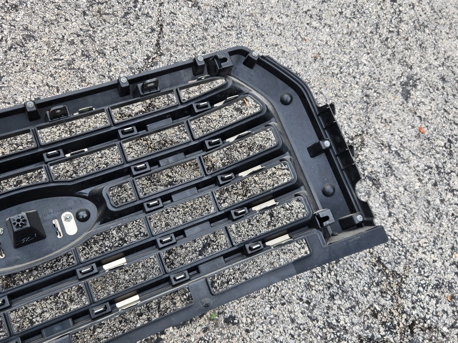 2015-2017 FORD F150 XLT OEM CHROME GRILLE FL34-8200-EBS W/ EMBLEM