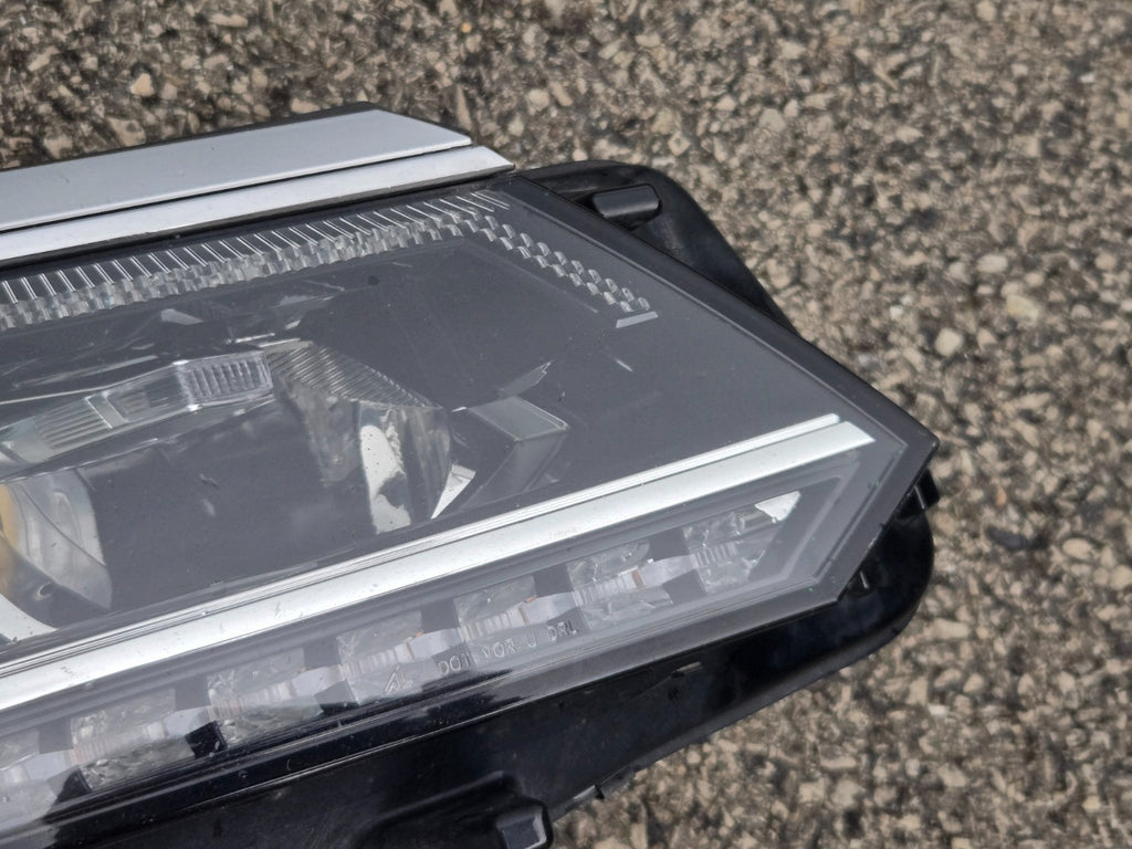 2016-2019 Volkswagen Passat Right Passenger Side LED Headlight 561.941.036A OEM