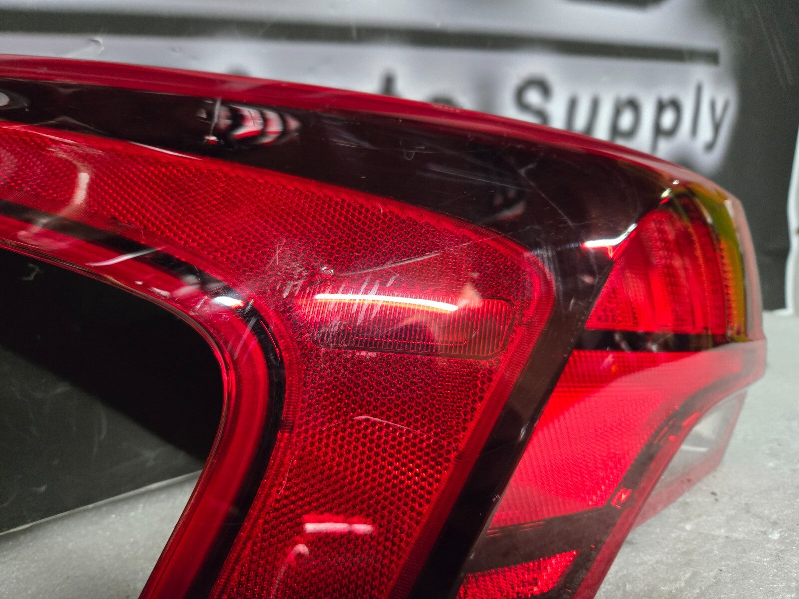 2021 2022 2023 Hyundai Santa Fe Left LH Halogen Taillight OEM 92401-S2500
