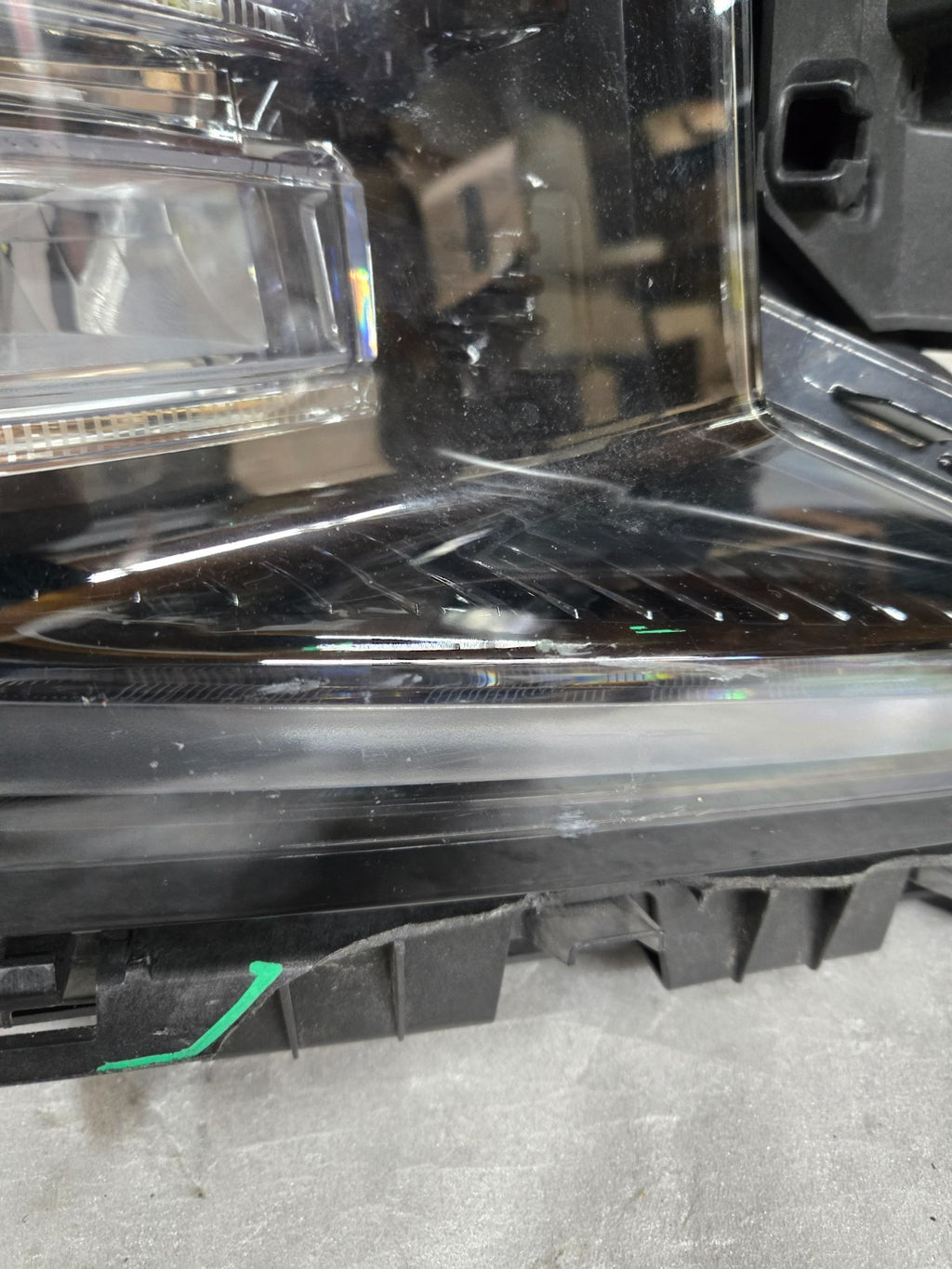 2021 2022 2023 GMC Yukon XL/SLT/SLE LED Headlight Passenger Right OEM 85162503