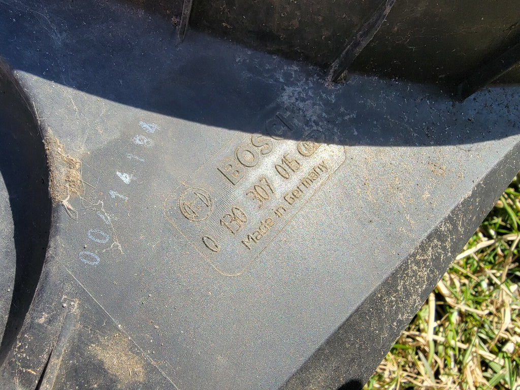 08-11 Mercedes W204 C300 Engine Radiator Cooling Fan Motor Assembly OEM 59k