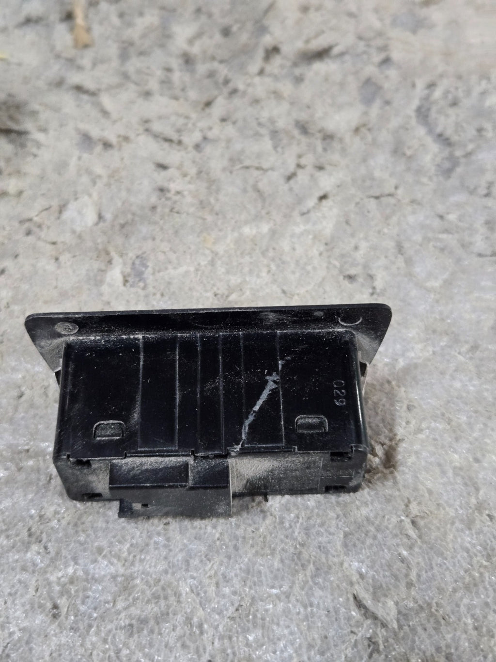 2009-2015 BMW 750i 750Li Trunk Door Opener Lock Unlock Control Switch OEM