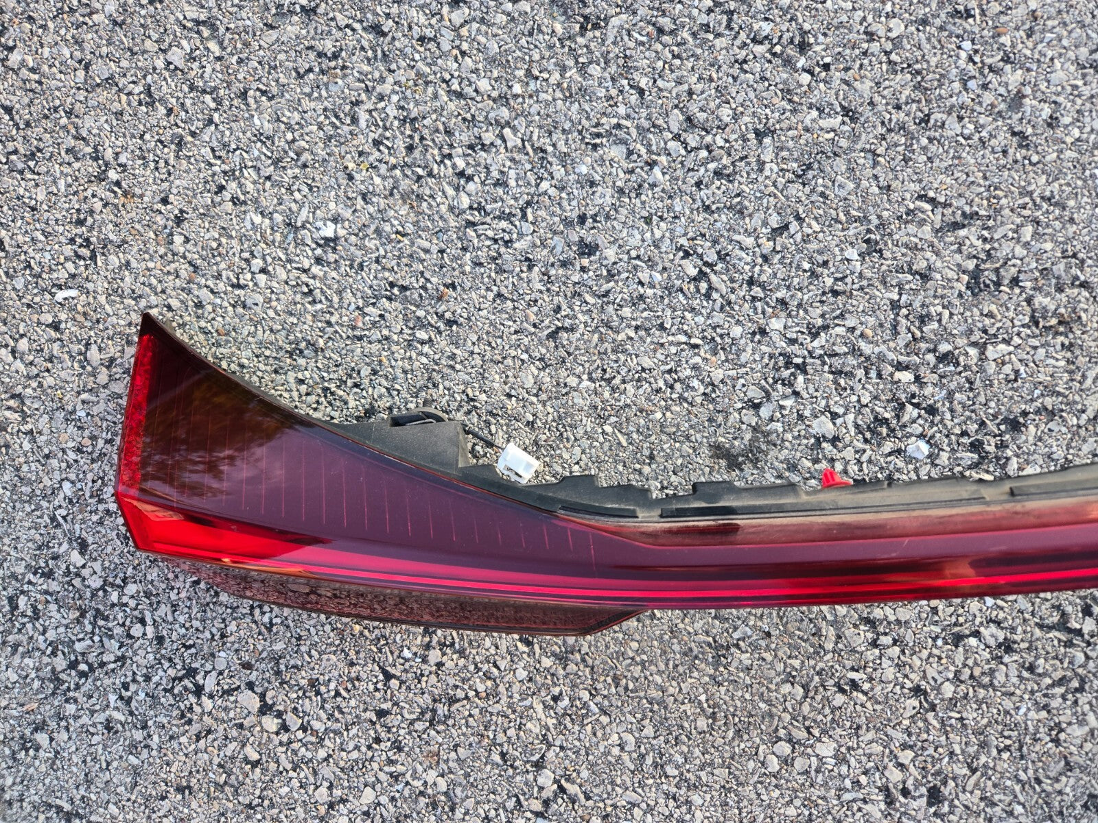 2019-2022 Lexus UX200 UX250H Tailgate Liftgate Back Center LED Taillight Bar OEM
