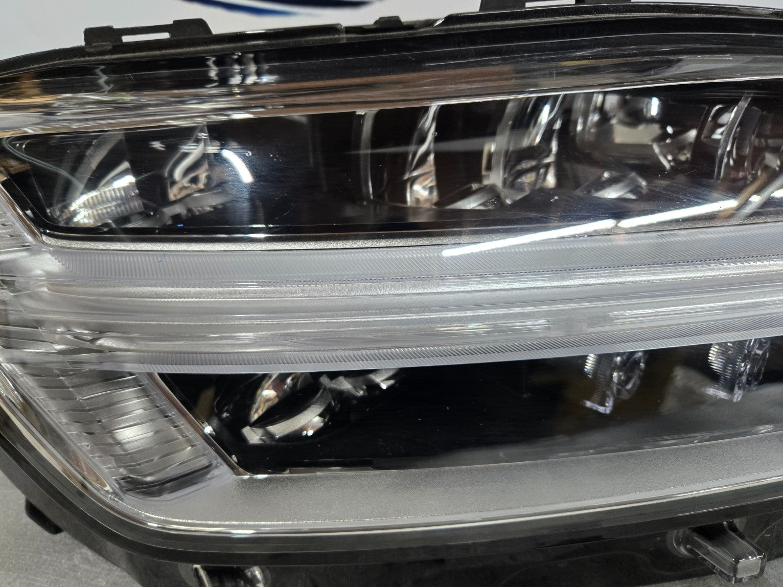 2016 - 2023 Volvo XC90 Right RH Passenger LED Headlight OEM 32338947 w/ Modules