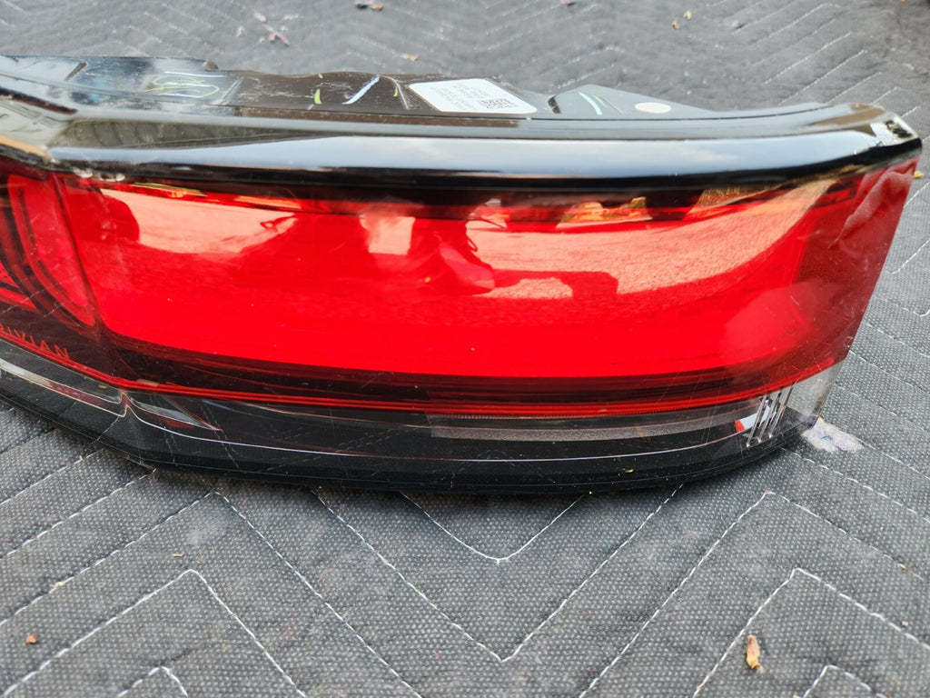 2022 2023 Rivian R1S Rear Left Outer Quarter Panel Tail Light PT00003887 OEM