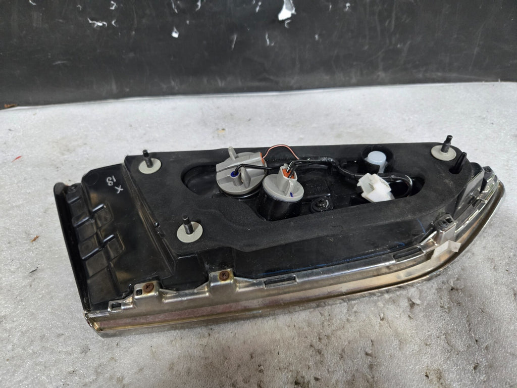 2018 2019 HYUNDAI SONATA PASSENGER RIGHT RH TAIL LIGHT LAMP OEM 92404-C2