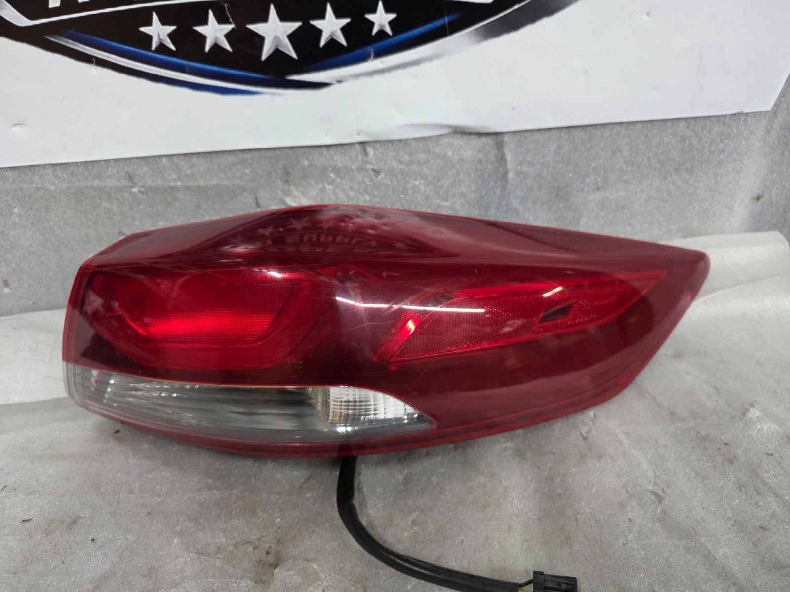 2017 2018 Hyundai Elantra Right Passenger Tail Light Lamp Taillight OEM 92402F30
