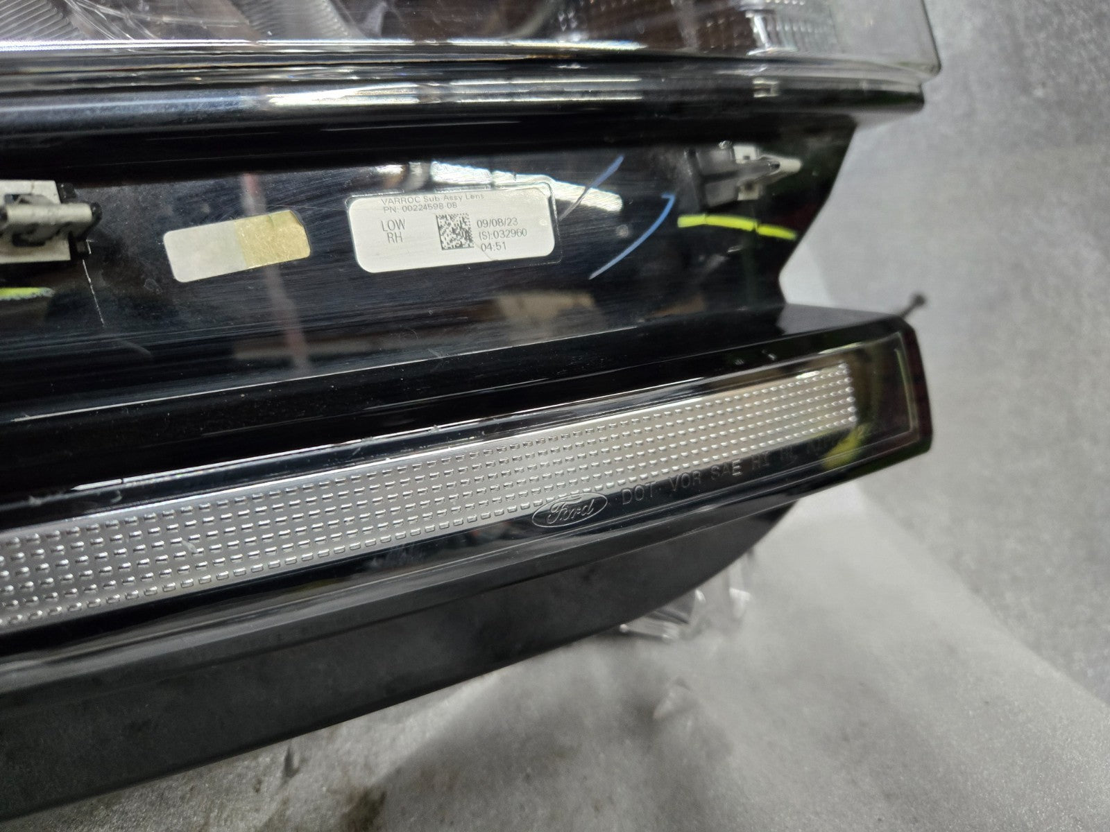 2022-2024 FORD EXPEDITION RIGHT BLACK LED  W/DRL HEADLIGHT OEM NL1B-13E014-CN