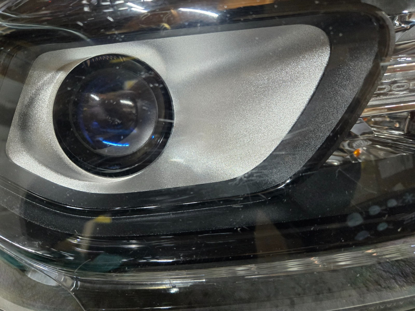 2016-2020 DODGE DURANGO HEADLIGHT RIGHT RH HALOGEN W/ LED OEM 68299130AF
