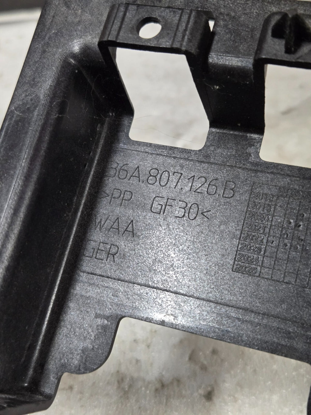 2021-23 Bentley Bentayga 2nd Gen Front Right Radar Sensor Bracket 36A807126B OEM