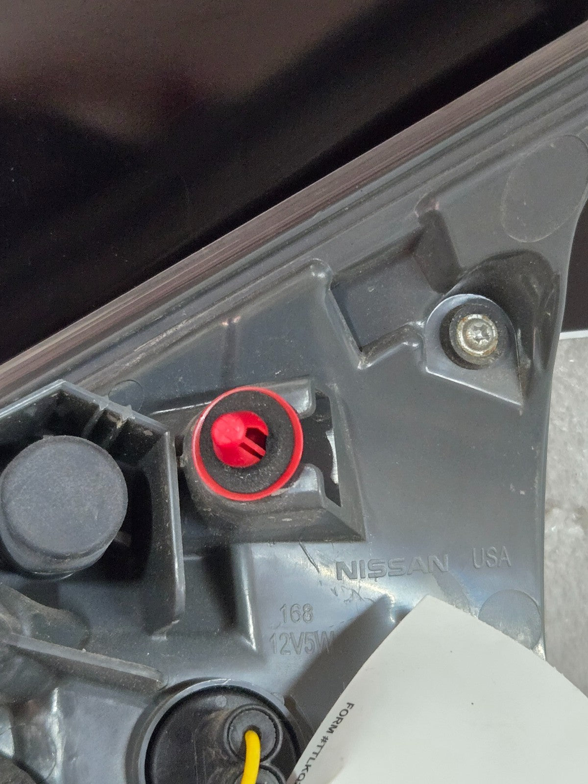 2014-2016 Nissan Rogue Left LH Driver Side Tai Gate Mounted Taillight OEM