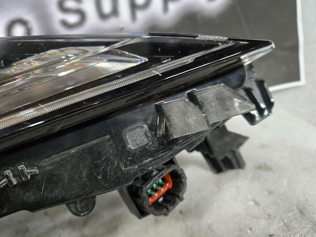 2022 2023 2024 MITSUBISH OUTLANDER LED HEADLIGHT RIGHT PASSENGER OEM 8310A044
