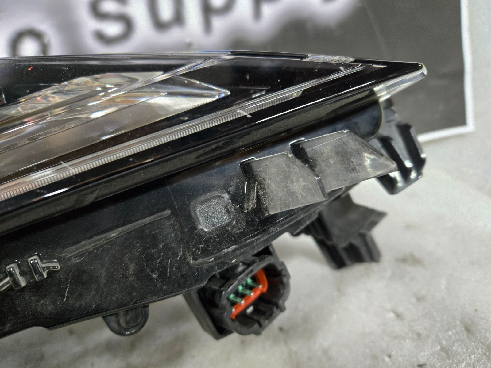 2022 2023 2024 MITSUBISH OUTLANDER LED HEADLIGHT RIGHT PASSENGER OEM 8310A044