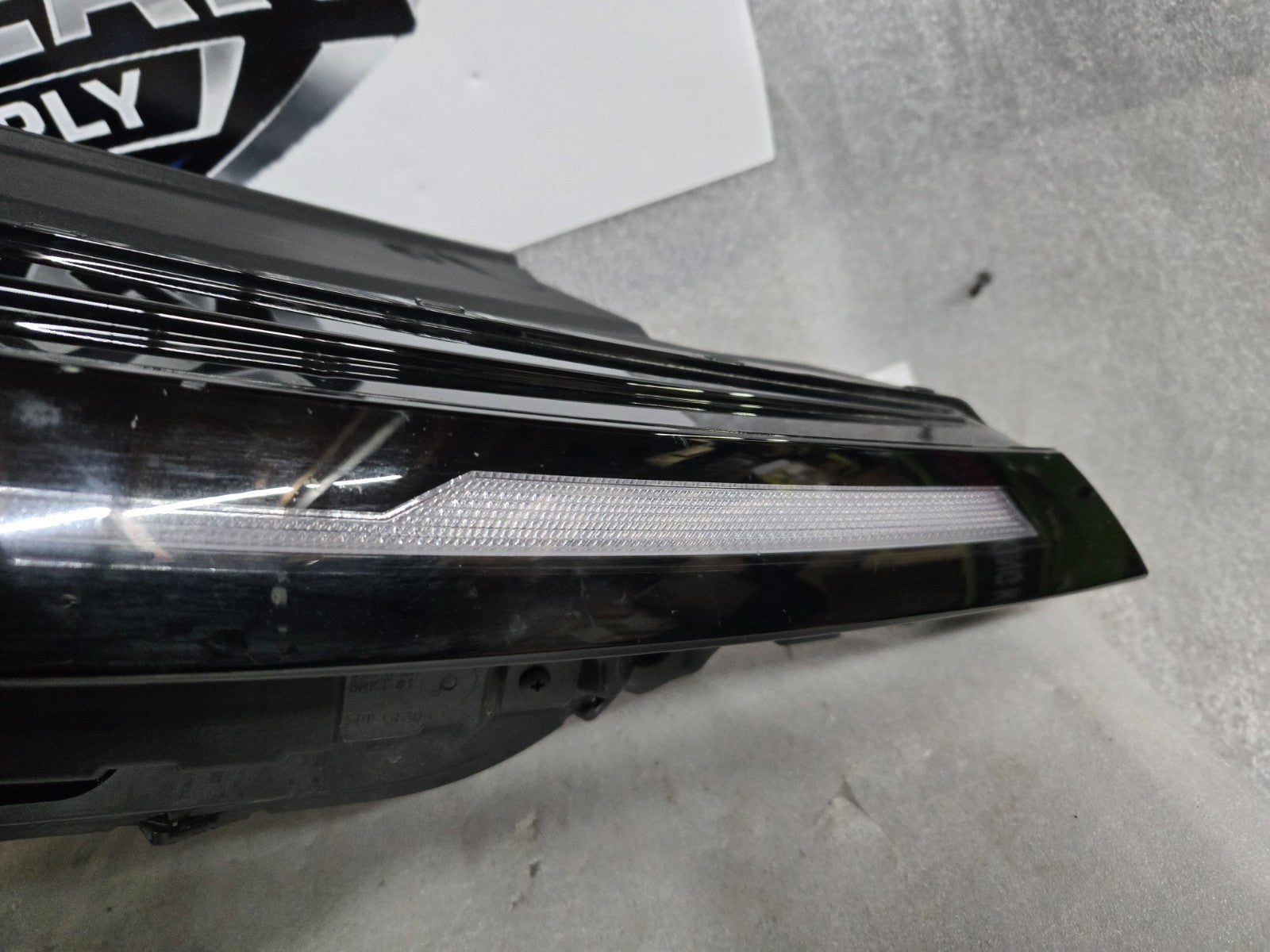 2025 2026 Kia Carnival FULL LED Headlight Right RH Passenger Side #92102-R07 OEM