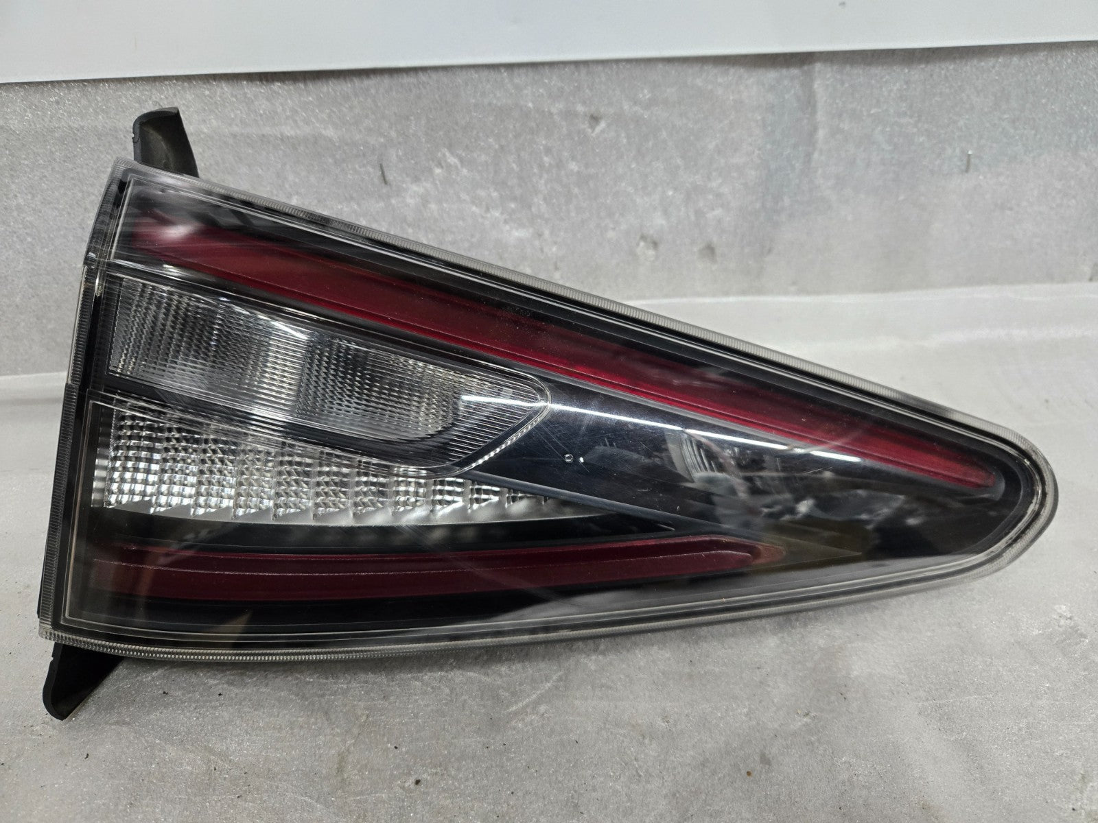 2022-24 Alfa Romeo Stelvio Quadrifoglio Left LH LED Tail Light OEM 20807999
