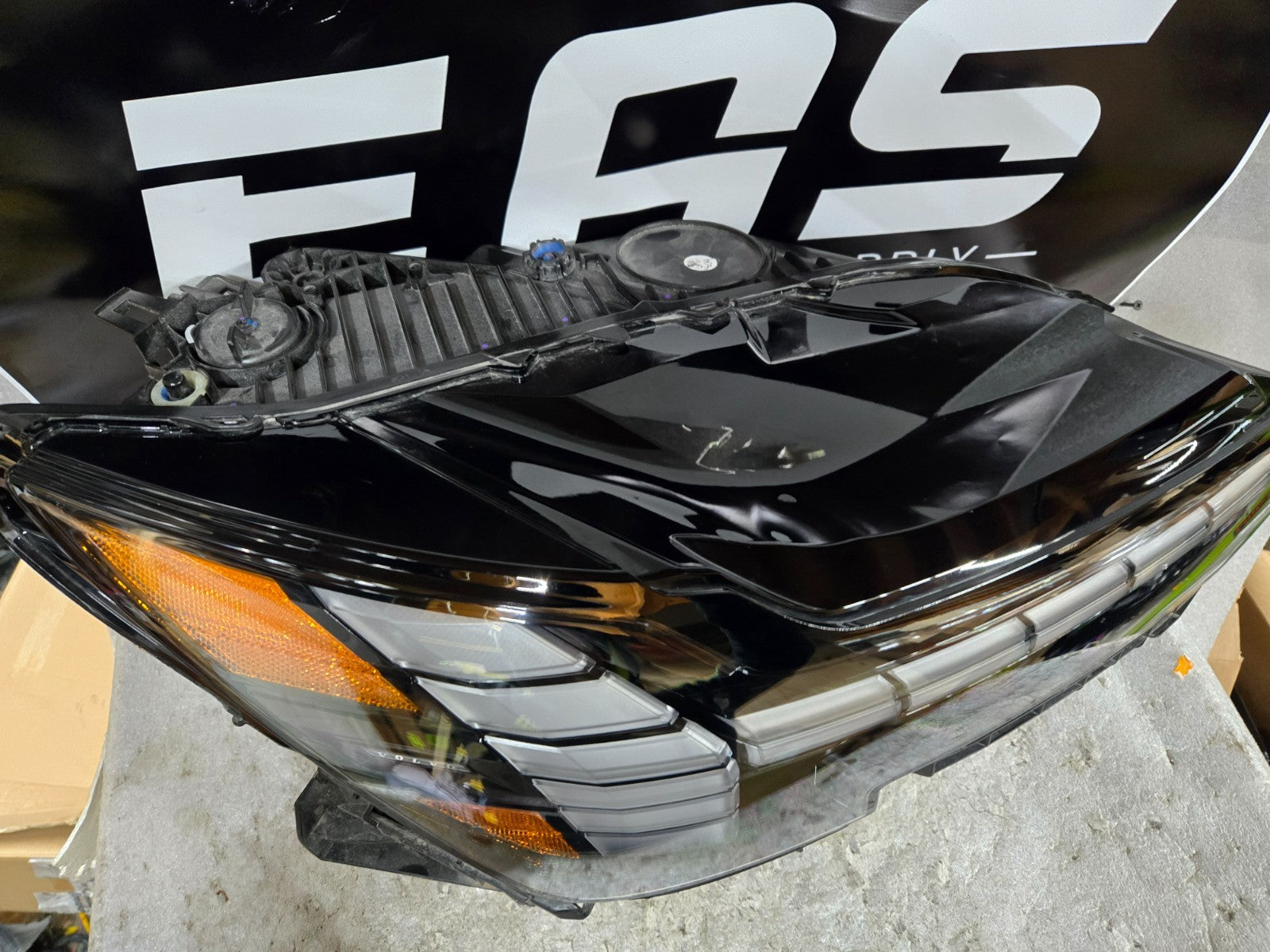 2025 VOLVO EX90 ULTRA RIGHT RH PASSENGER SIDE LED HEADLIGHT OEM 32450061
