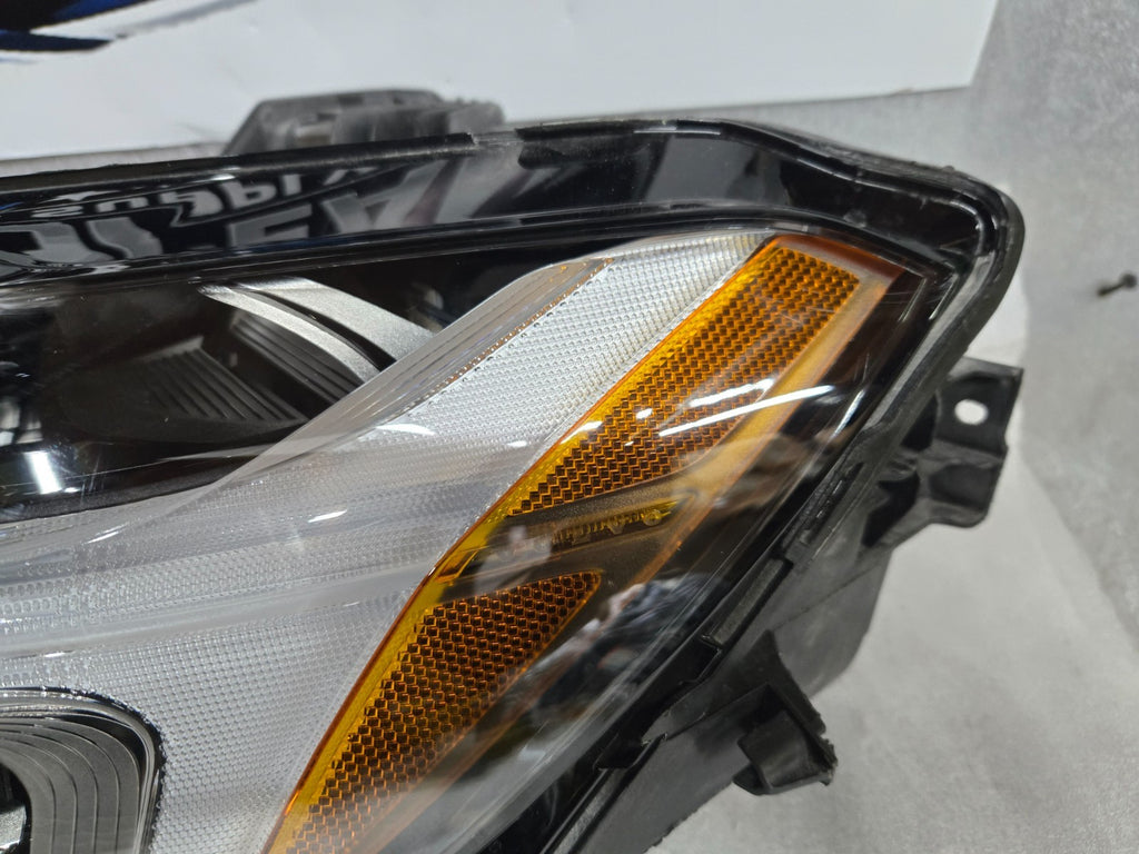 2021-2024 VOLVO XC60 LEFT LH DRIVER HEADLIGHT ADAPTIVE FULL LED OEM 32420428