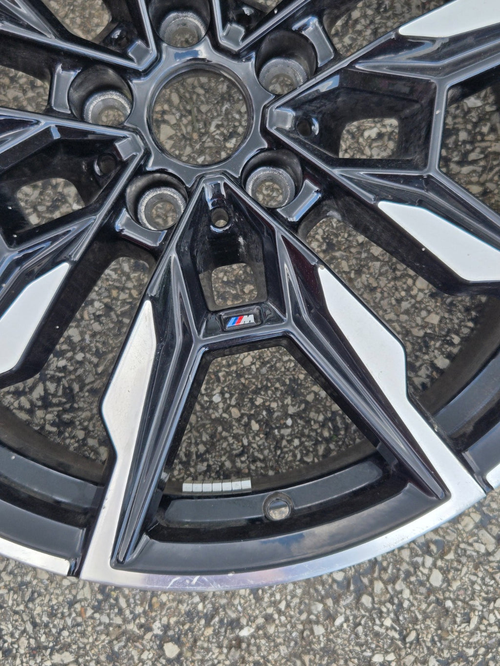 2024 BMW i5 G26 M440i Front Rim Wheel 19x8.5" ET35 Style 861M Black / Silver OEM