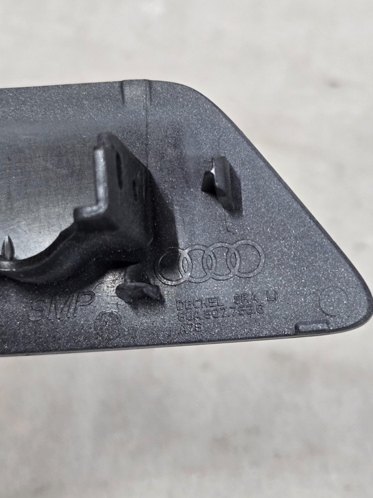 2021 2022 2023 Audi Q5 Front Left Headlight Washer Cover Cap 80A807753G OEM