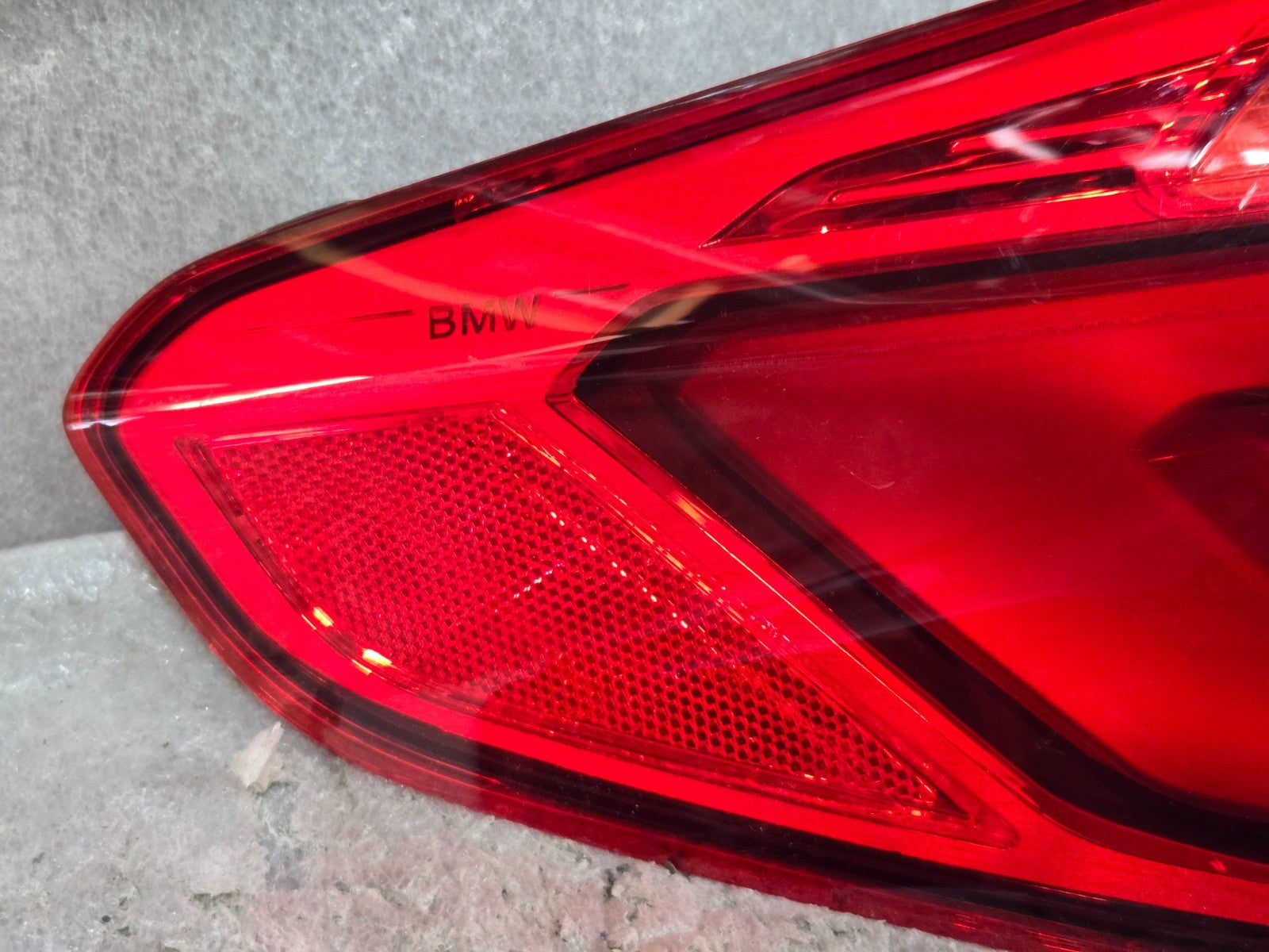 2017-2020 BMW M550i 540i 530i G30 REAR LEFT SIDE OUTER TAILLIGHT LIGHT LAMP OEM