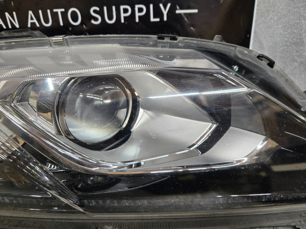 2018-2019 MITSUBISHI ECLIPSE CROSS RIGHT RH PASSENGER HEADLIGHT OEM 26010W510P