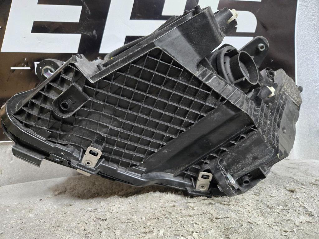 2019-2021 MERCEDES BENZ C300 C43 C63 HEADLIGHT OEM RH RIGHT SIDE LED A2059063006